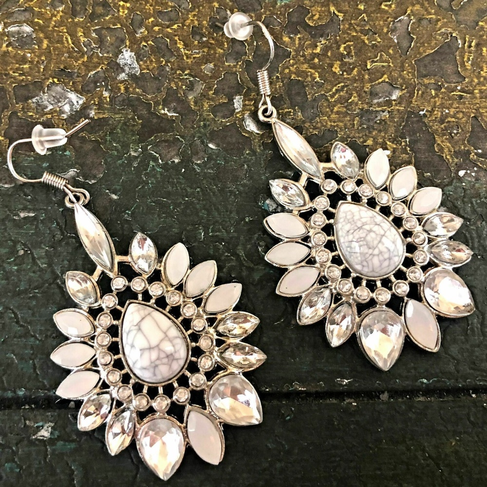 Silver White Gray Pear Shaped Dangle Earring